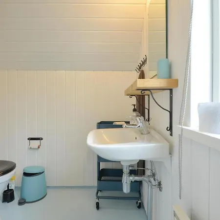 Pet Friendly In With Kitchen Spottrup